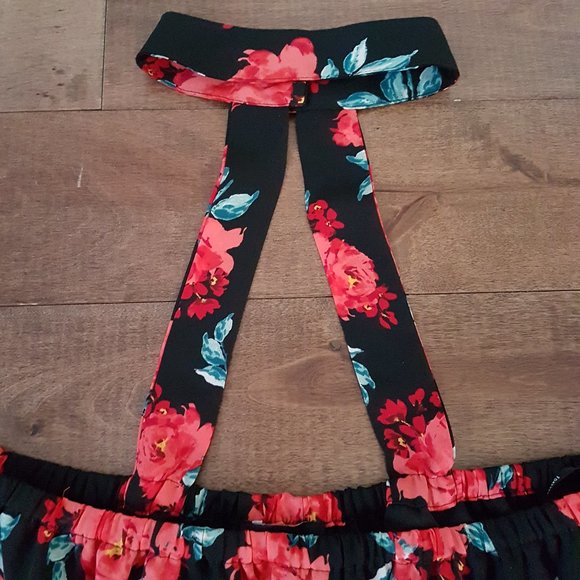 Forever 21 Black/Red Floral Off-Shoulder Top - S - Picture 4 of 11